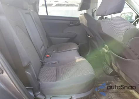 2021 Toyota Highlander L z USA, uszkodzony, nr VIN 5TDBZRBH9MS524904